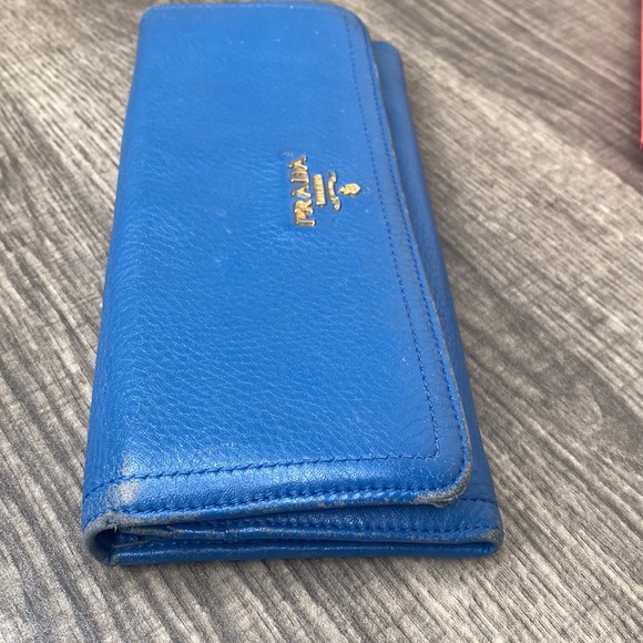 Authentic 🌺🌺🌺Prada wallet - Picture 12 of 12